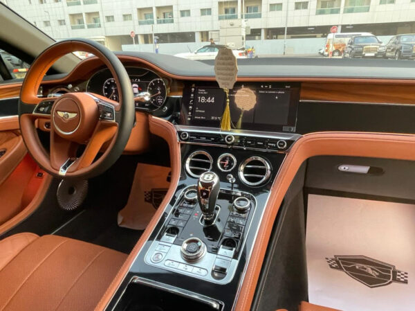Bentley GT V12
