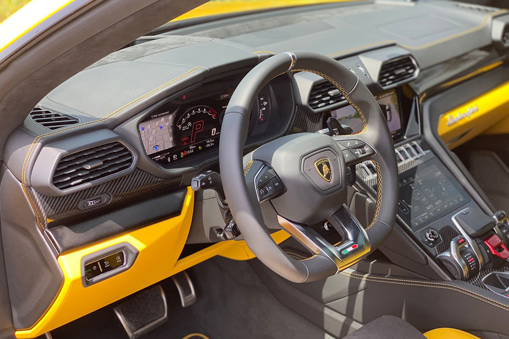 Lamborghini Urus 2023 Rental in Dubai