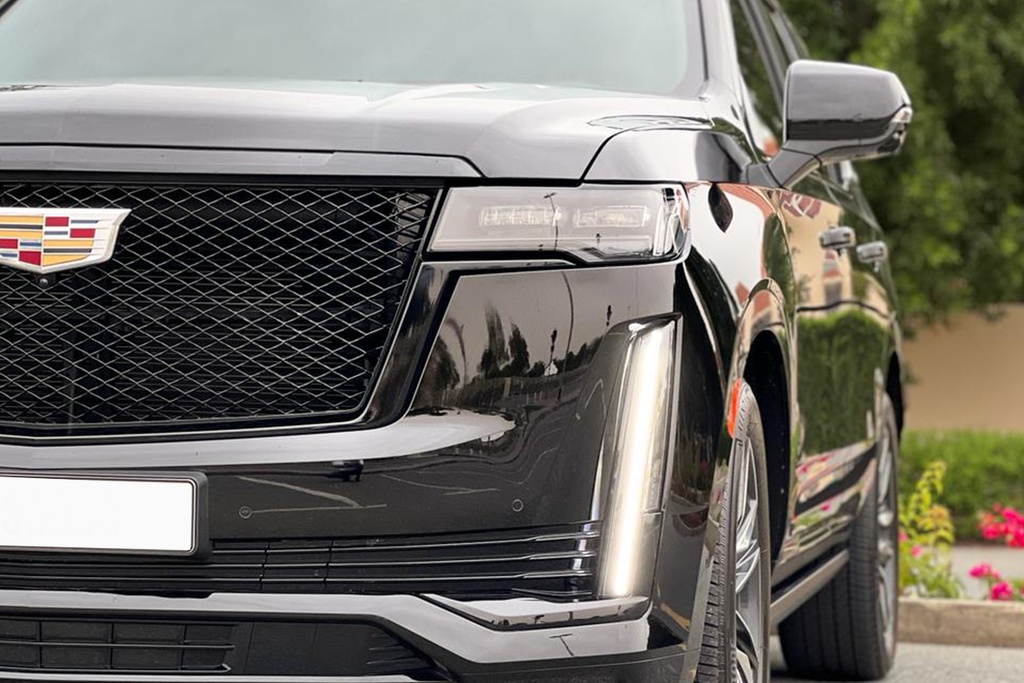 Explore Dubai in Style: Cadillac Escalade Rental