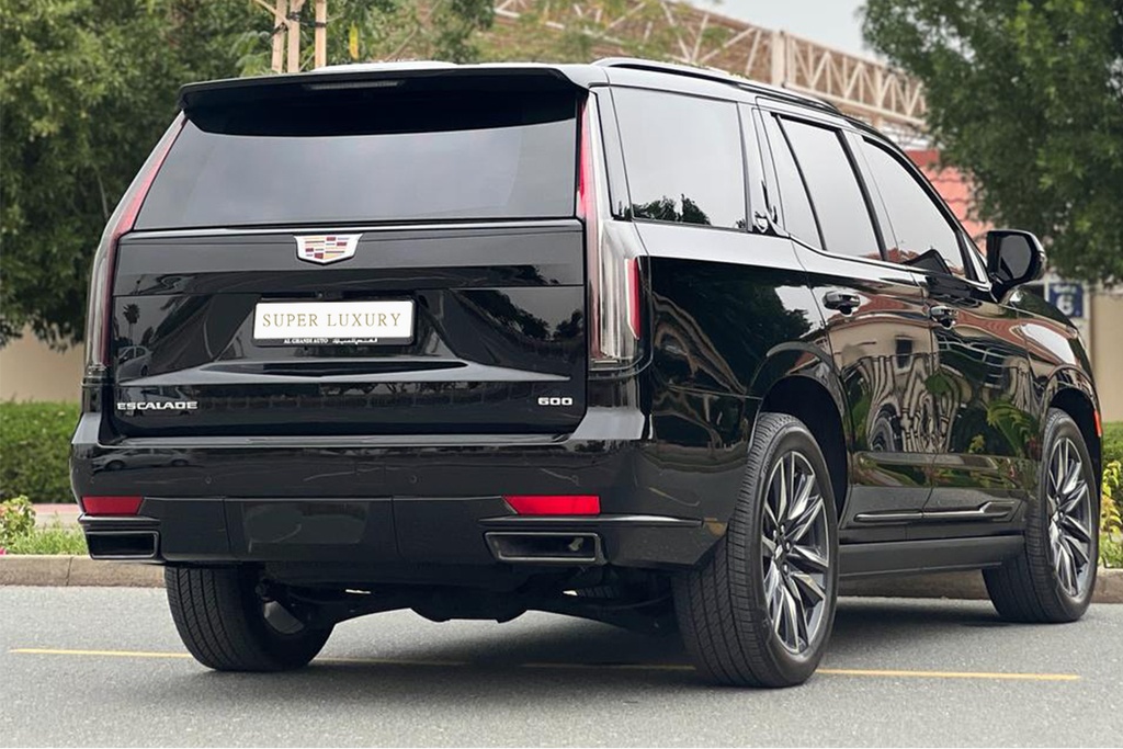 Explore Dubai in Style: Cadillac Escalade Rental