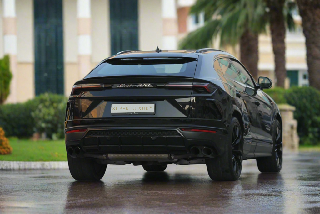 Renting a Lamborghini Urus in Dubai