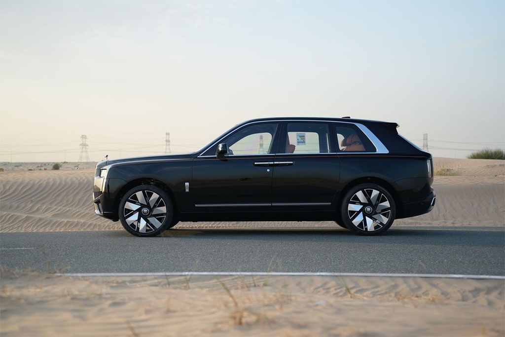 Rolls Royce Cullinan 2025 model, black