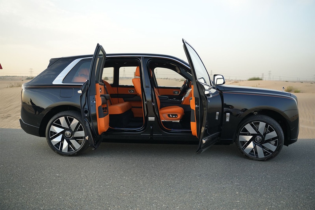 Rolls Royce Cullinan 2025 model, black