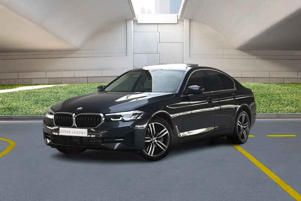 BMW 520i For Rent in Dubai